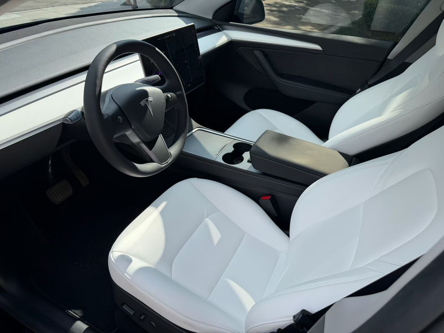 Tesla Model Y 2021 #4 Tesla Model Y 2021 car image #4