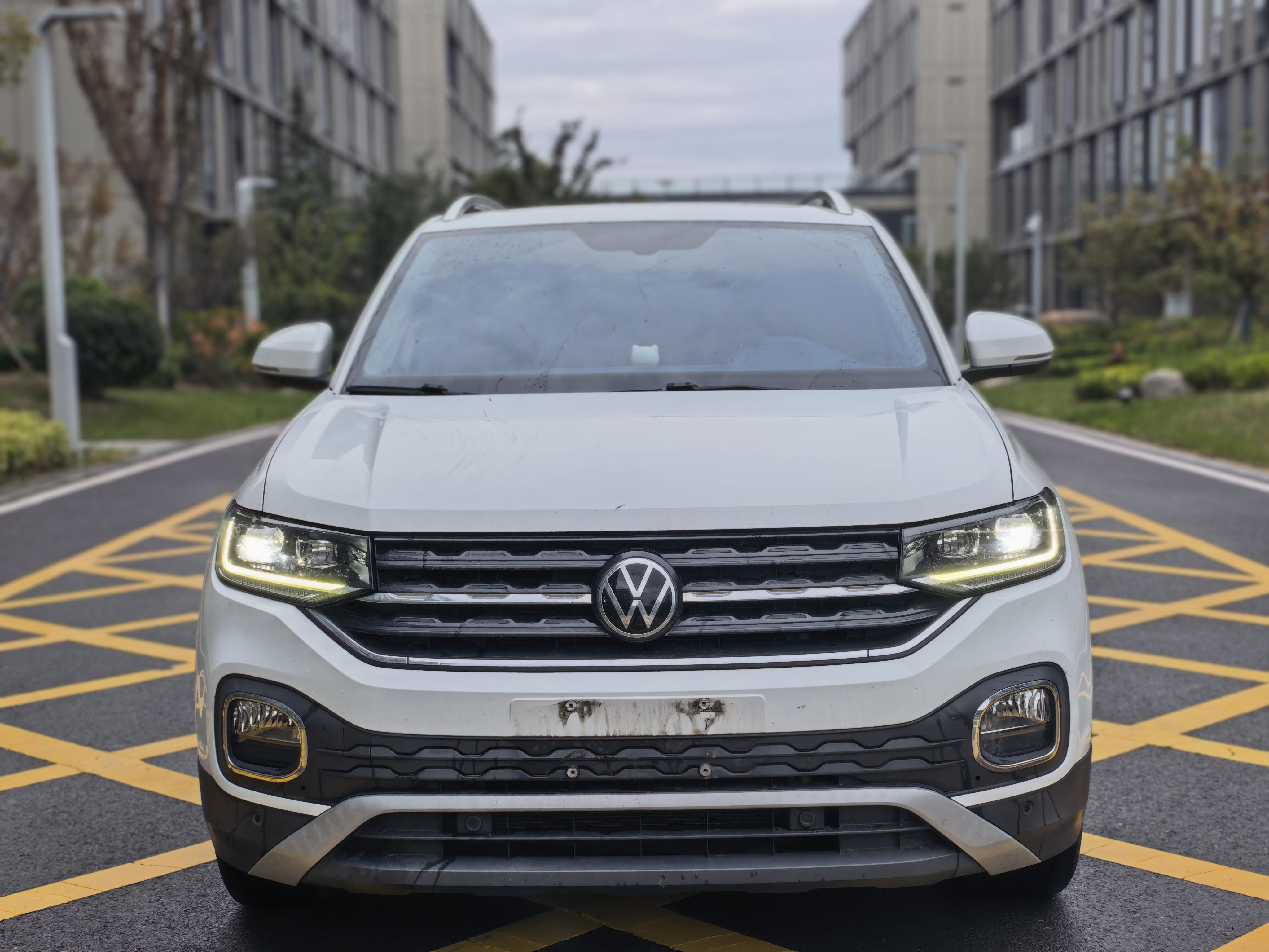 Volkswagen Tacqua 2023 car image #2