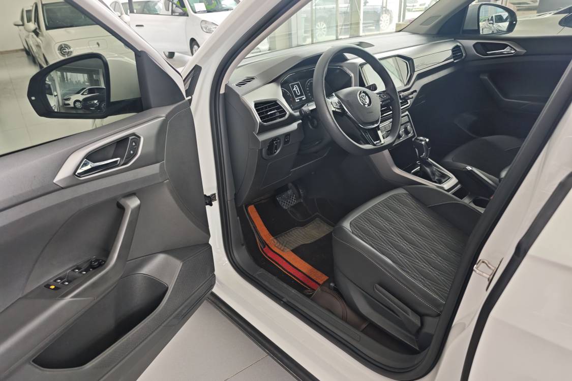 Volkswagen T-Cross 2019 #12 Volkswagen T-Cross 2019 صورة سيارة #12