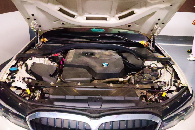 BMW 3 Series 2021 imagen de coche #22