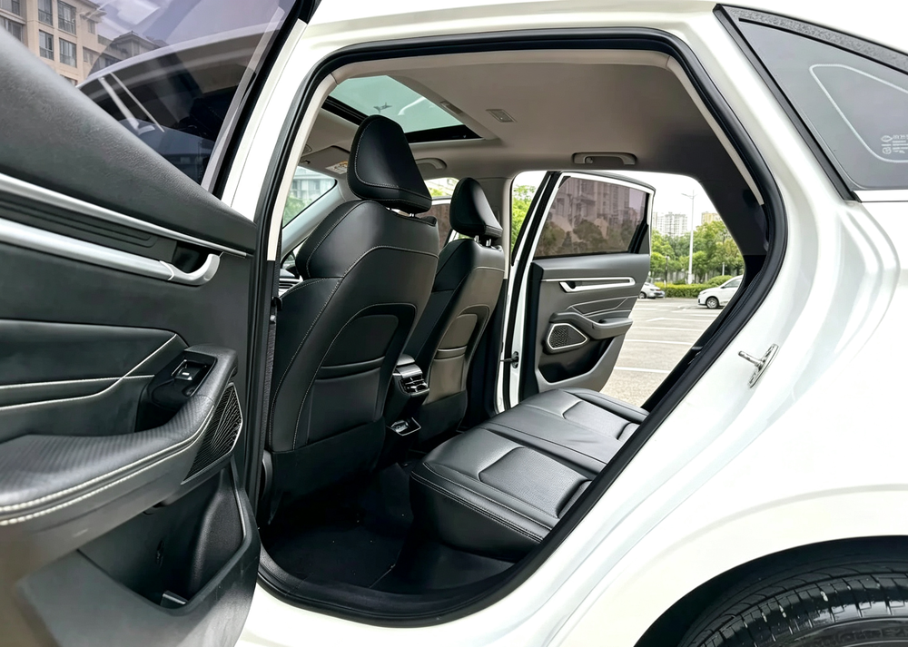GEELY Emgrand 2022 car image #9