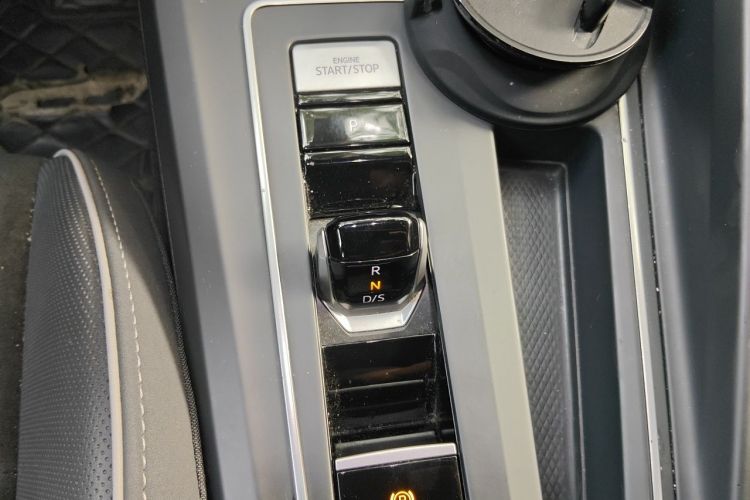 Volkswagen Golf 2022 car image #14
