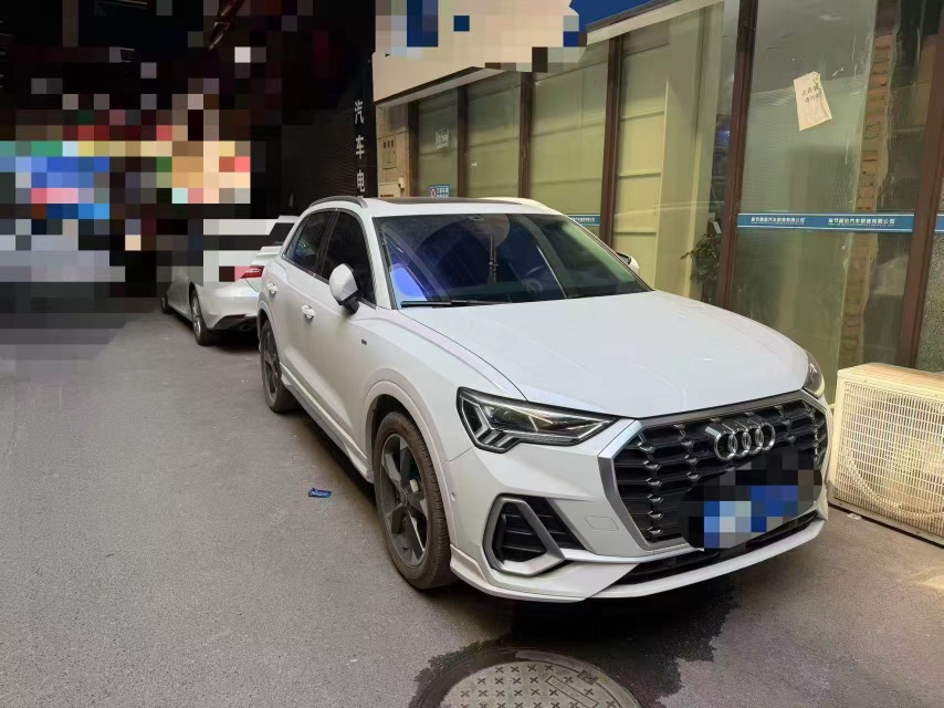 Audi Q3 2021 car image #3