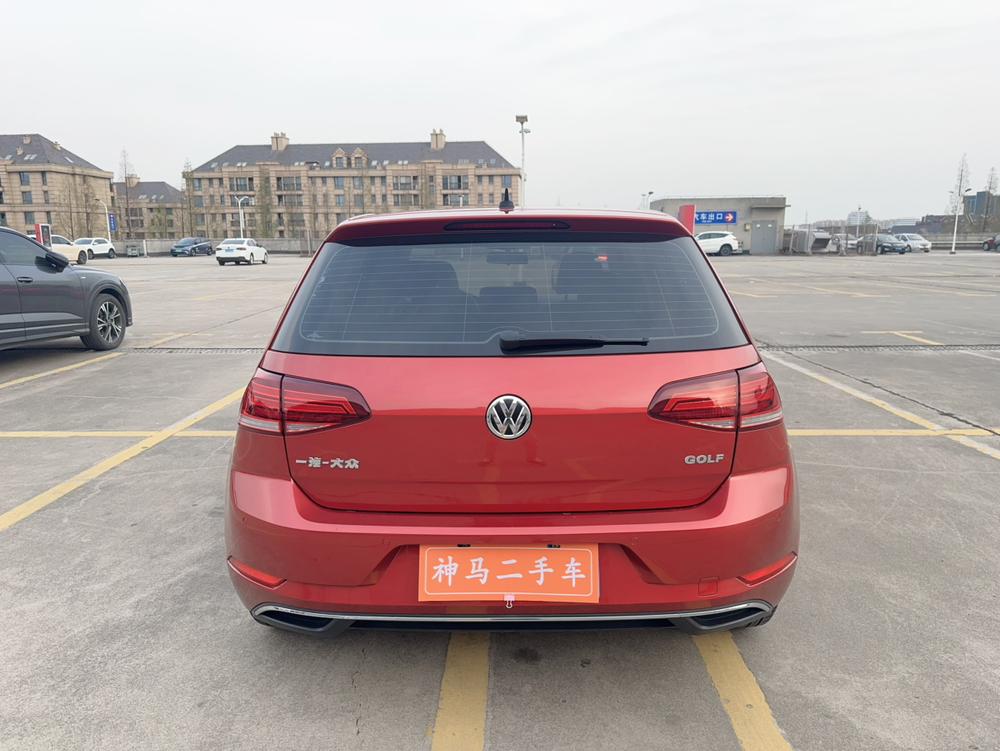 Volkswagen Golf 2019 car image #6