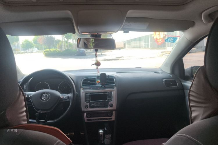 Volkswagen Polo 2015 car image #20