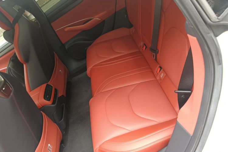 MI SU7 2024 car image #14