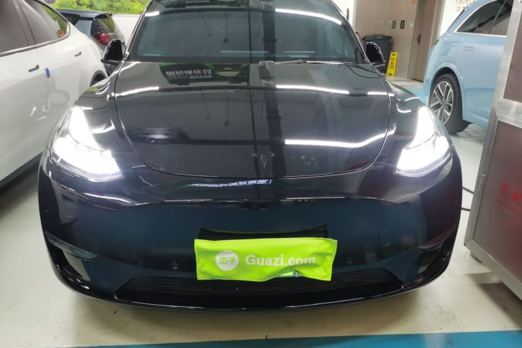 Tesla Model Y 2023 #3 Tesla Model Y 2023 car image #3