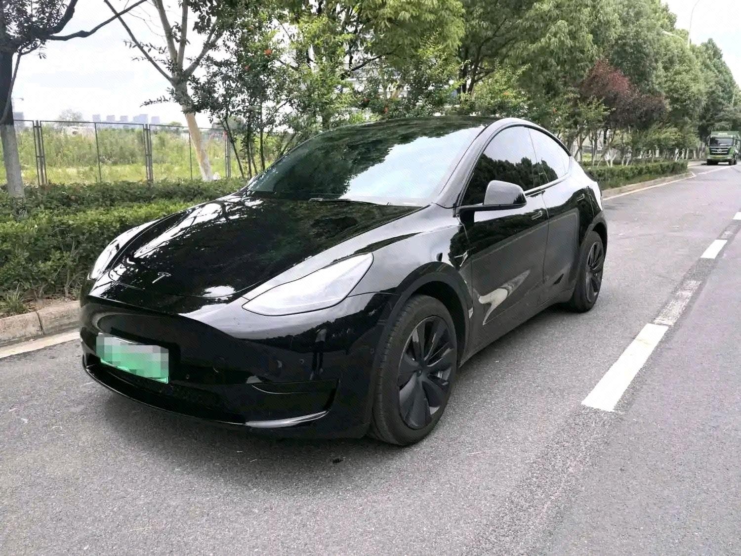 Tesla Model Y 2022 Tesla Model Y 2022 car image