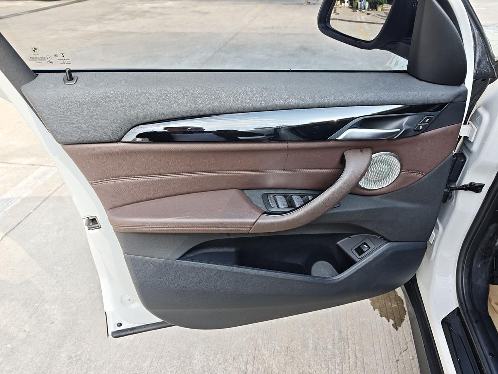 BMW X1 2021 car image #10