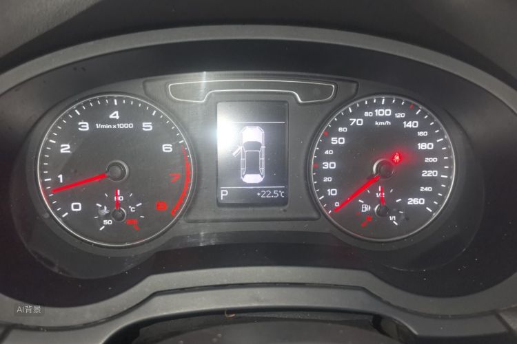 Audi Q3 2016 car image #13