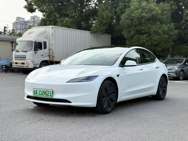 Tesla Model 3 2025 #12 Tesla Model 3 2025 car image #12