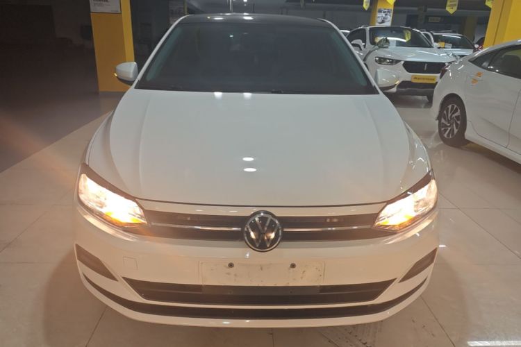 Volkswagen Polo 2023 car image #3