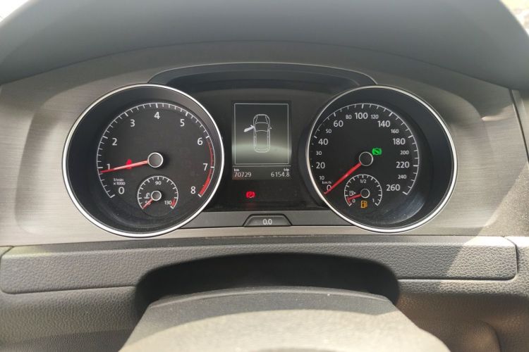 Volkswagen Golf 2015 car image #8