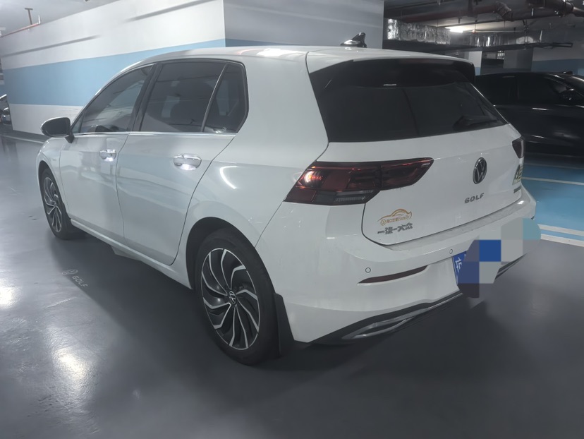 Volkswagen Golf 2023 car image #8