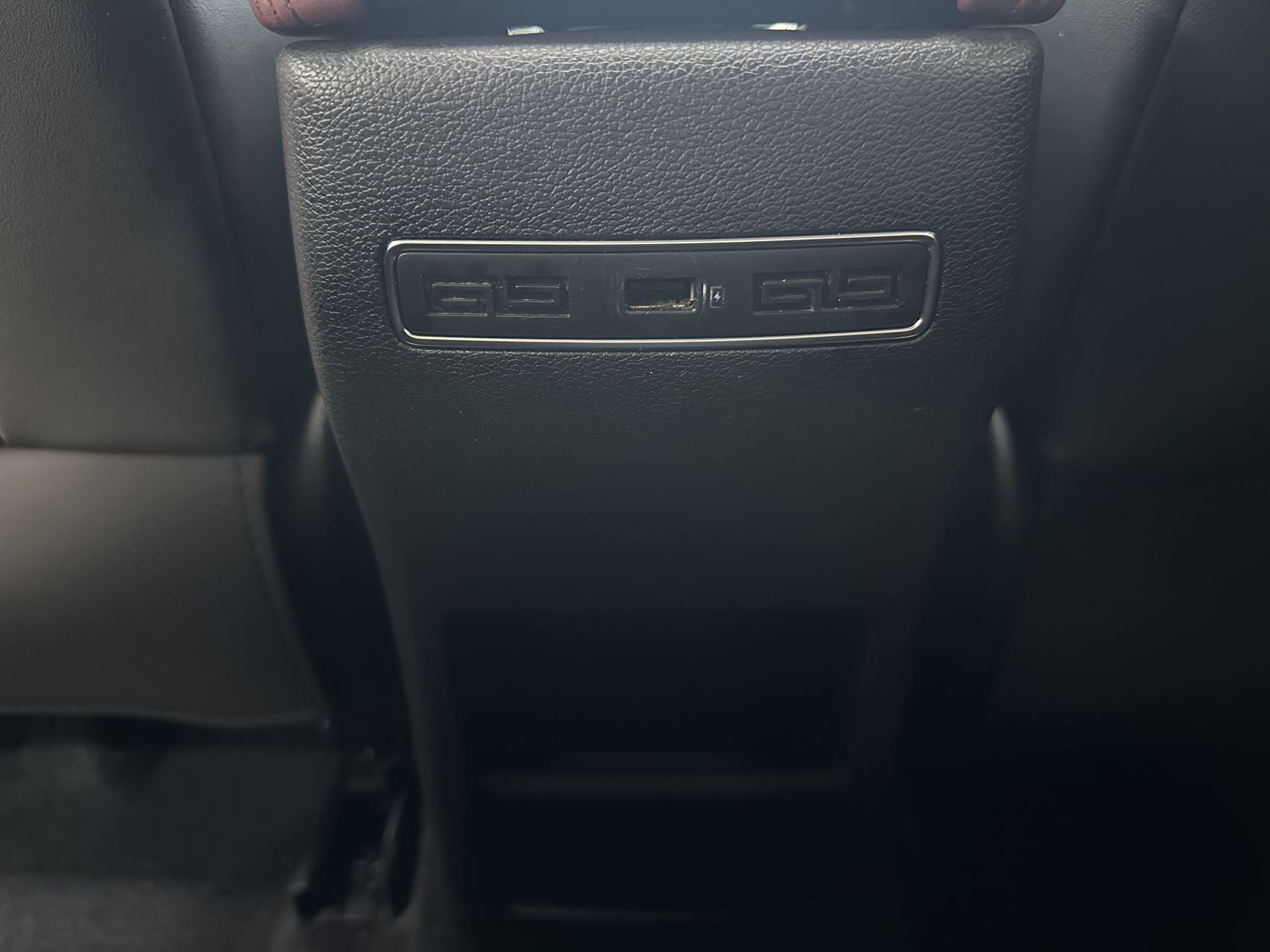 GEELY Coolray 2022 car image #12