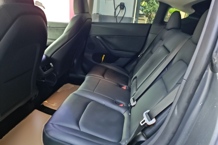 Tesla Model Y 2024 #17 Tesla Model Y 2024 car image #17