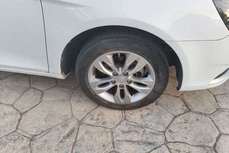 GEELY Emgrand 2016 car image #9