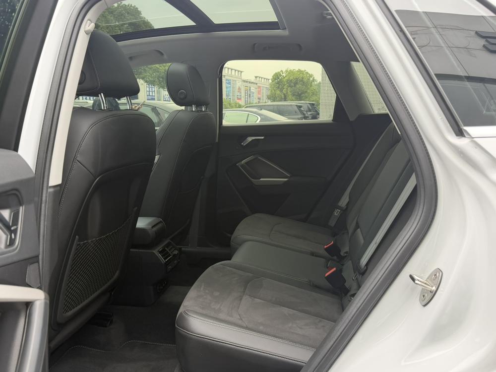 Audi Q3 2022 car image #12
