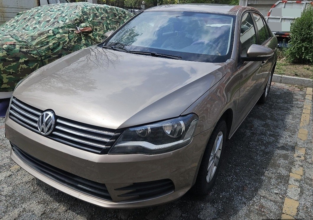 Volkswagen Bora 2013 car image 