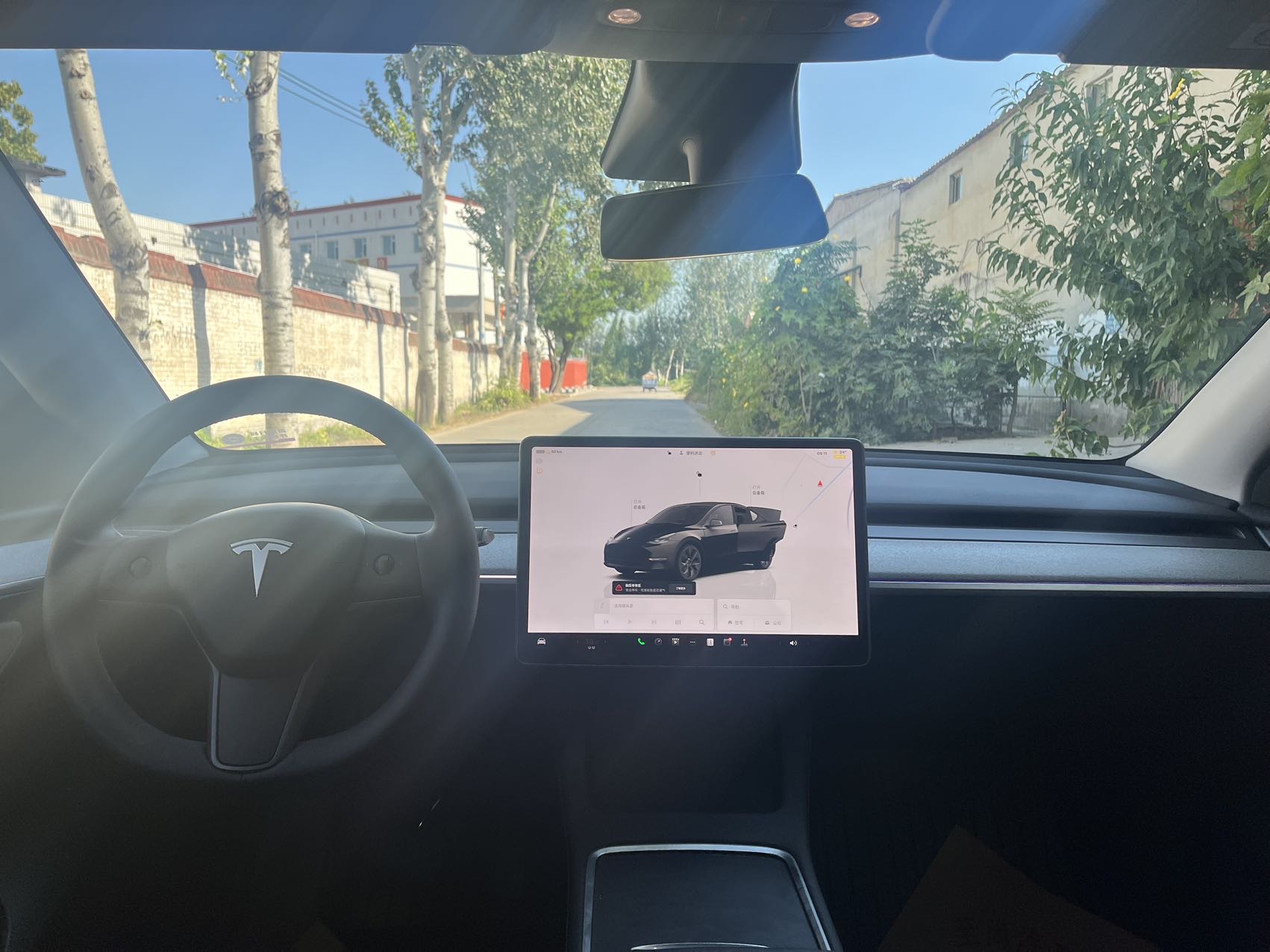 Tesla Model Y 2023 car image #9
