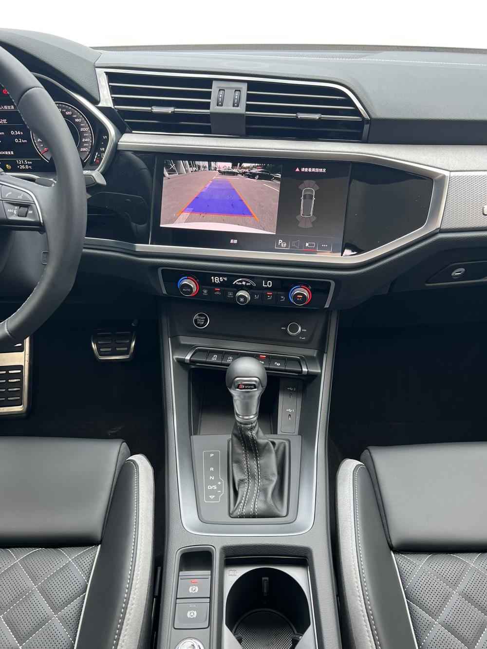 Audi Q3 2025 car image #11