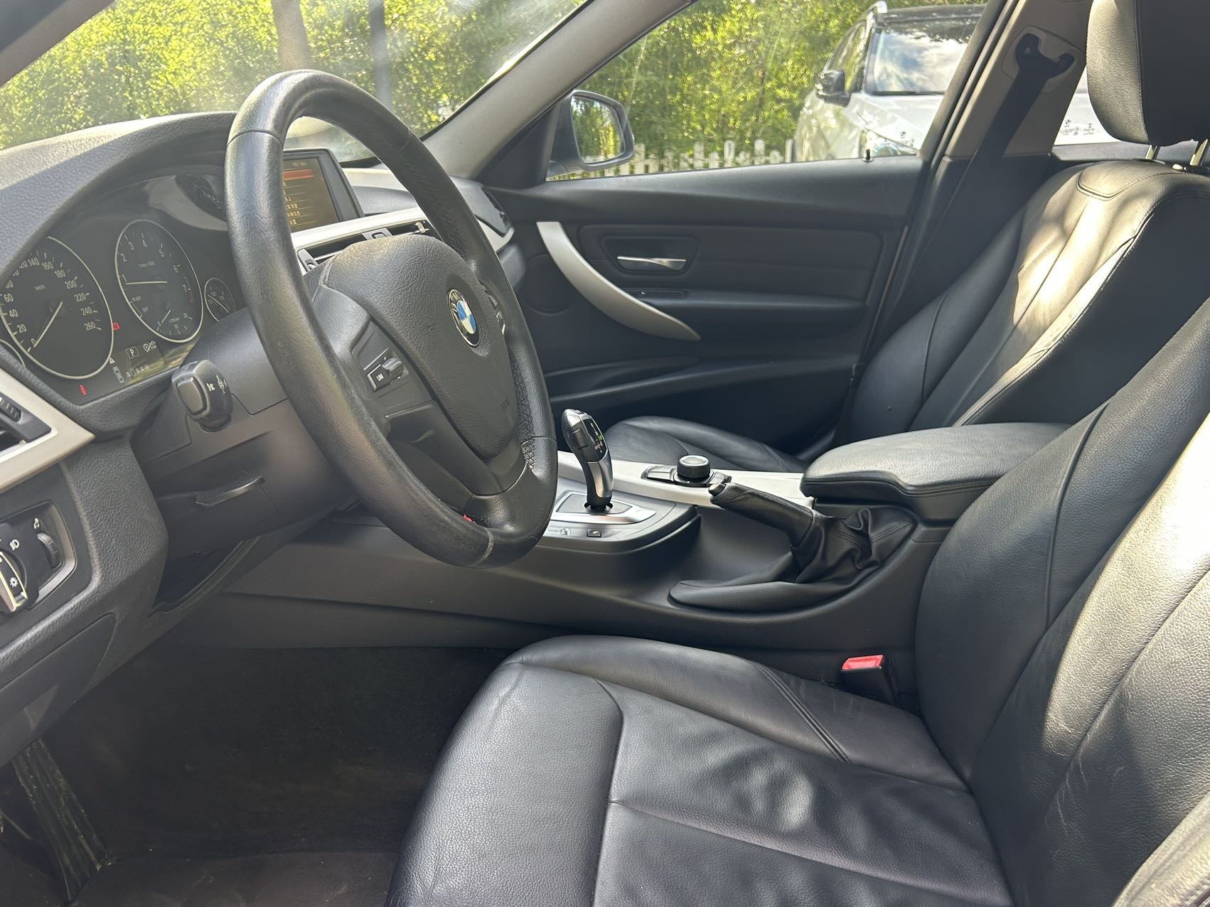 BMW 3 Series 2017 #7 BMW 3 Series 2017 car image #7