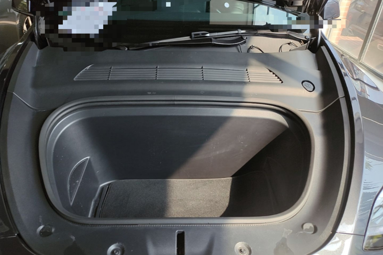 Tesla Model Y 2024 car image #20
