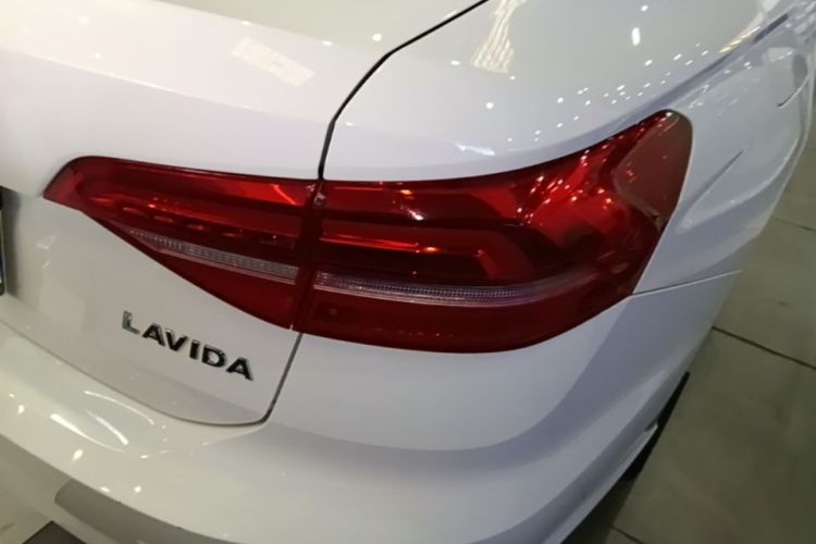 Volkswagen Lavida 2019 car image #8