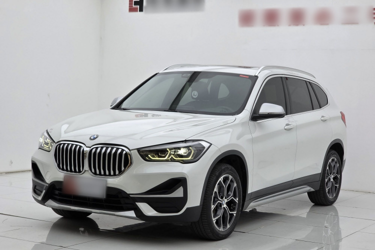 BMW X1 2022 car image #2