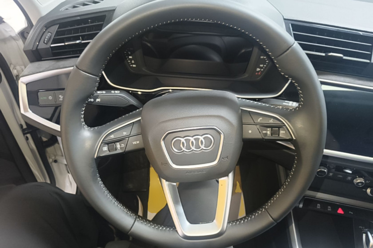 Audi Q3 2021 #11 Audi Q3 2021 car image #11