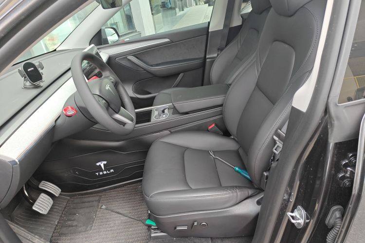 Tesla Model Y 2024 #15 Tesla Model Y 2024 immagine di auto #15