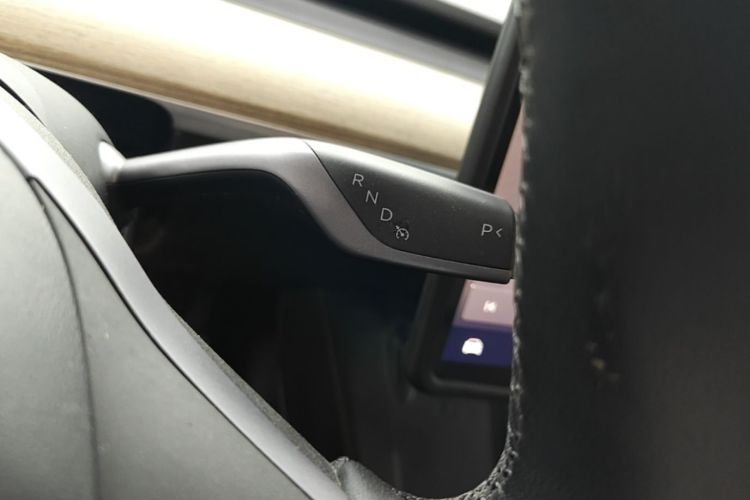 Tesla Model Y 2023 #14 Tesla Model Y 2023 car image #14