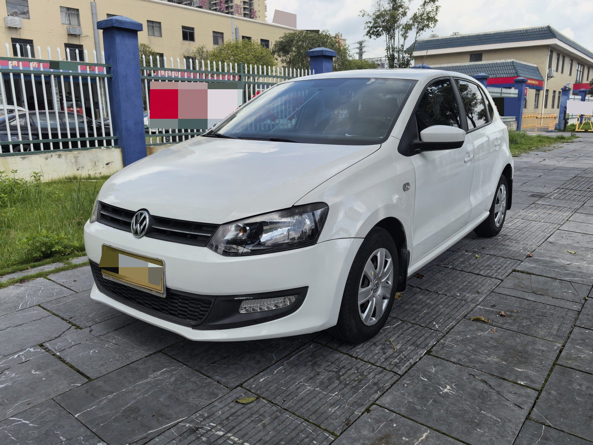 Volkswagen Polo 2013 Volkswagen Polo 2013 car image