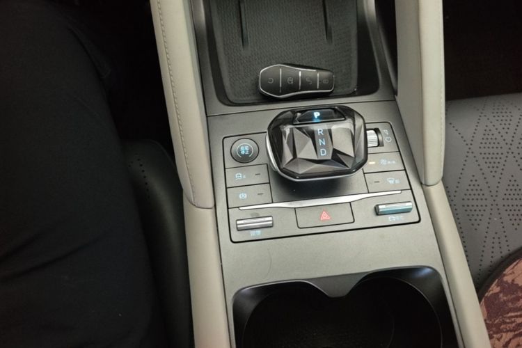 BYD YuanUP 2024 #14 BYD YuanUP 2024 car image #14