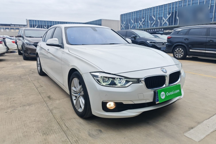 BMW 3 Series 2017 immagine di auto #6