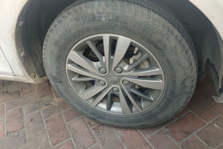 GEELY Emgrand 2018 car image #9