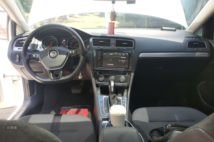 Volkswagen Golf 2019 car image #11