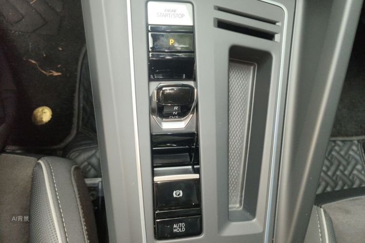 Volkswagen Golf 2023 car image #16