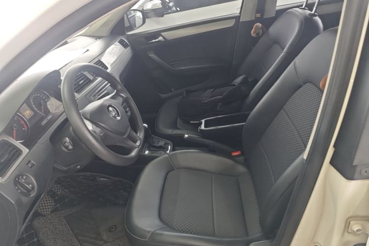 Volkswagen Santana 2017 car image #15