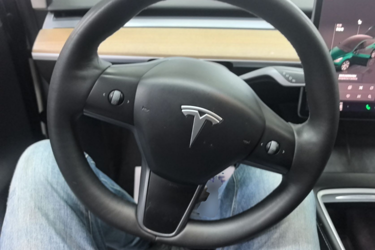 Tesla Model Y 2022 #11 Tesla Model Y 2022 car image #11