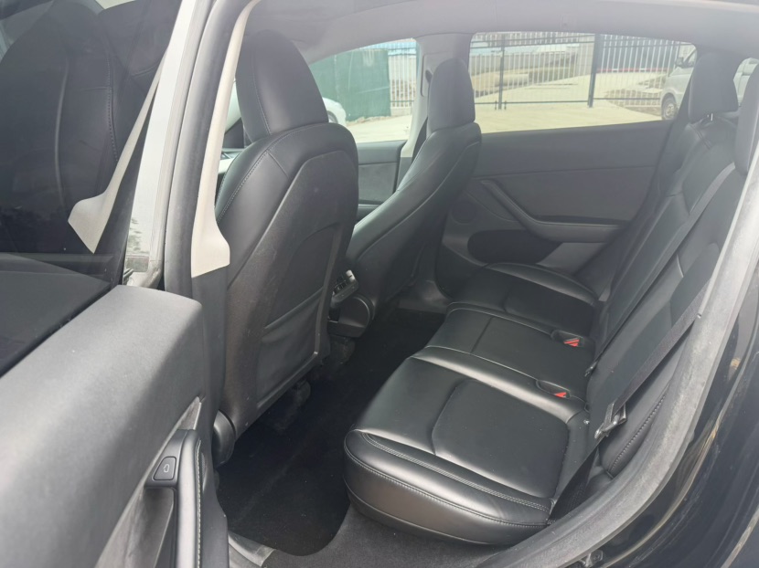Tesla Model Y 2023 #6 Tesla Model Y 2023 car image #6