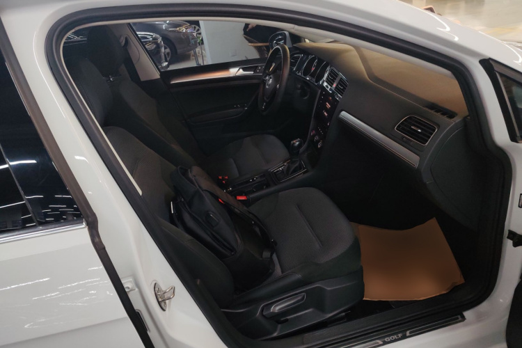 Volkswagen Golf 2020 изображение автомобиля #27