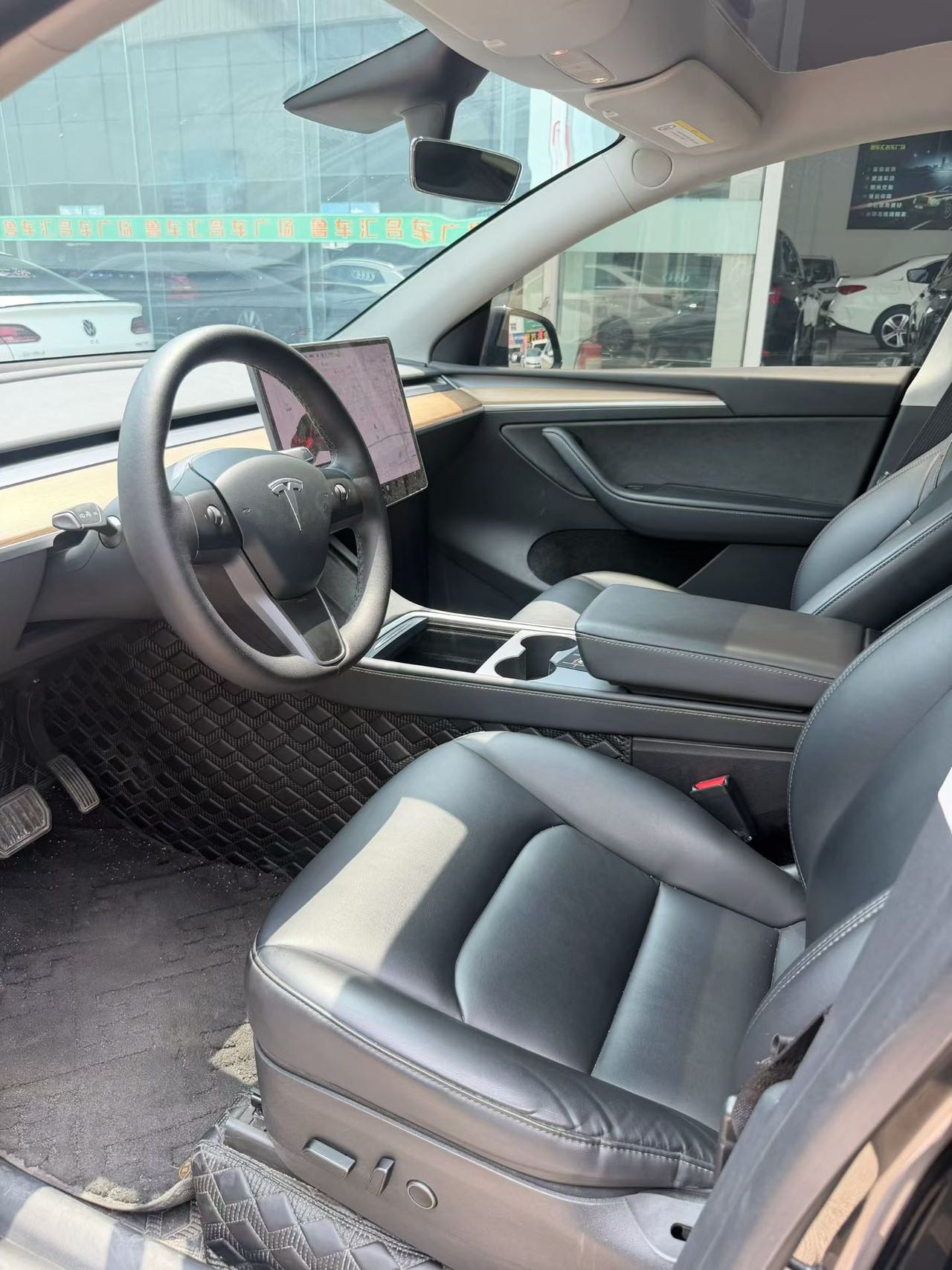 Tesla Model Y 2021 #6 Tesla Model Y 2021 car image #6