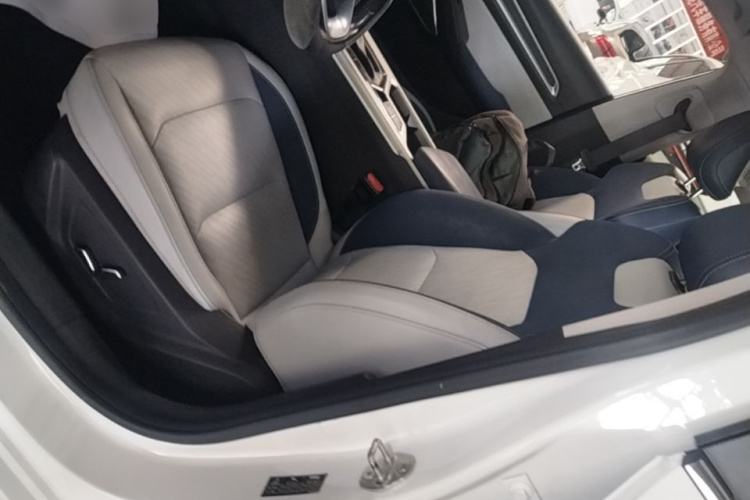 GEELY Emgrand 2021 car image #15