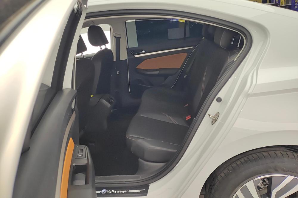 Volkswagen Bora 2022 car image #16