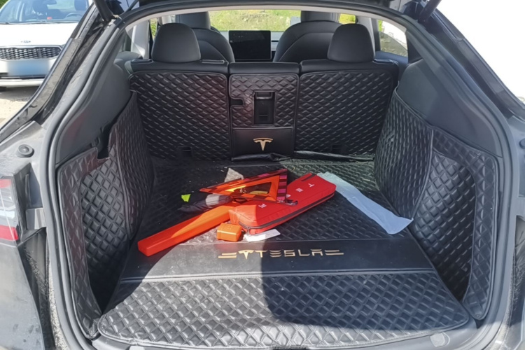 Tesla Model Y 2022 car image #19