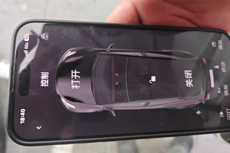Tesla Model Y 2024 car image #11