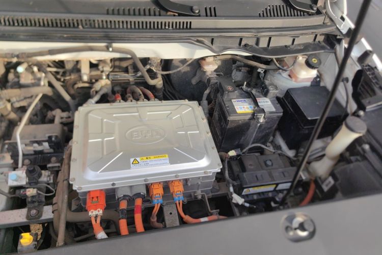 BYD Yuan New Energy 2019 изображение автомобиля #29