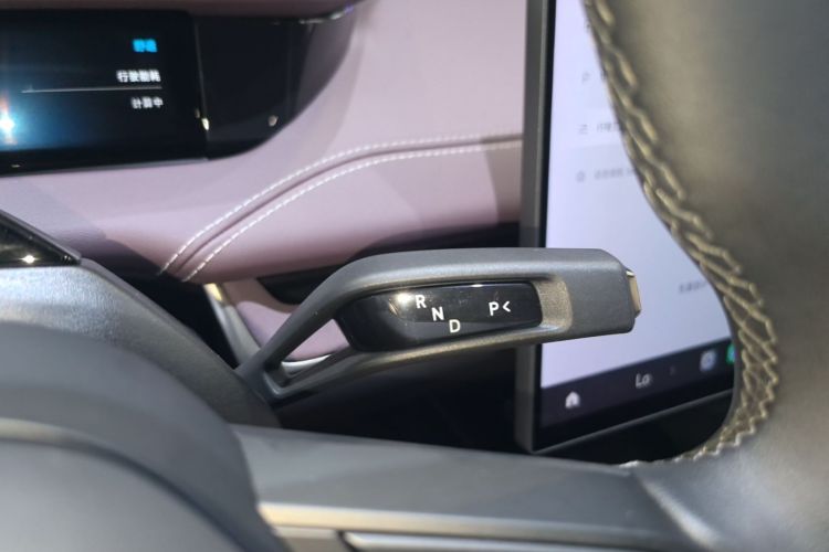 MI SU7 2025 car image #14