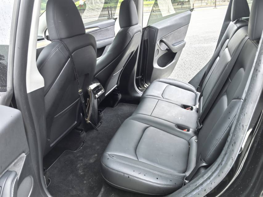 Tesla Model Y 2021 #8 Tesla Model Y 2021 car image #8